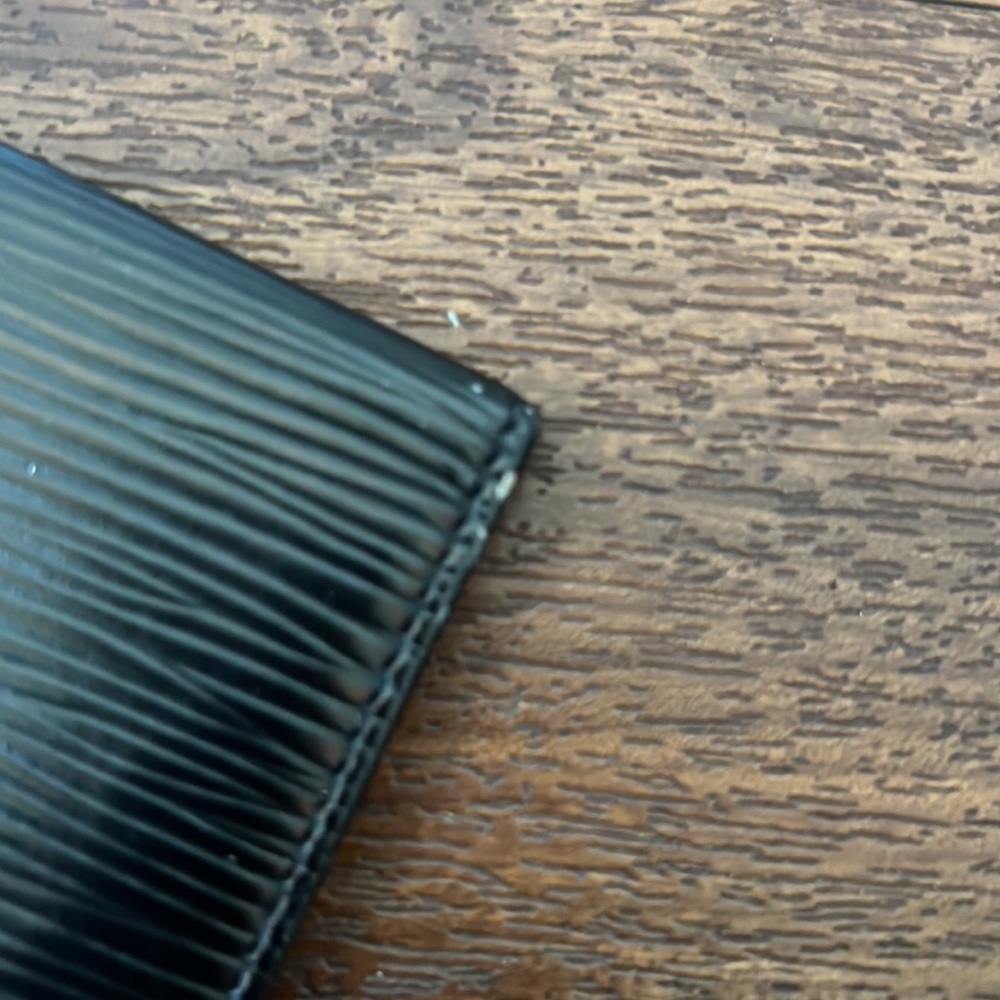 Louis Vuitton ID Cardholder - Picture 8 of 8